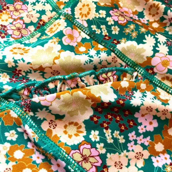 Ebb and Flow floral leggings Women’s size small - Picture 5 of 8